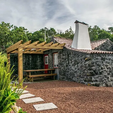 Aldeia Dos Caldeiroes Sao Mateus (Pico island)