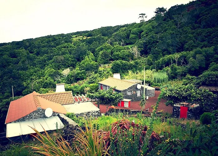Aldeia Dos Caldeiroes Sao Mateus (Pico island)