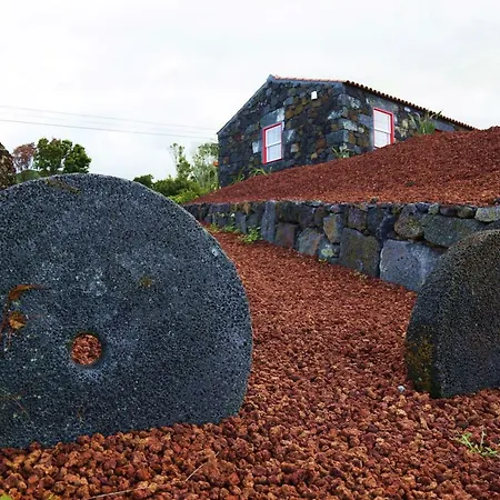 Aldeia Dos Caldeiroes * Sao Mateus (Pico island)