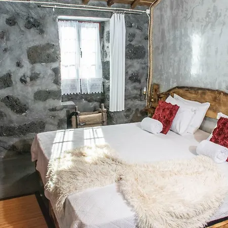 Aldeia Dos Caldeiroes Villa *